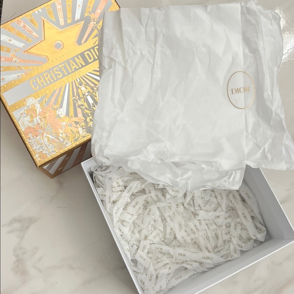 Dior Holiday 2025 Gift Box NIB - Picture 7 of 8